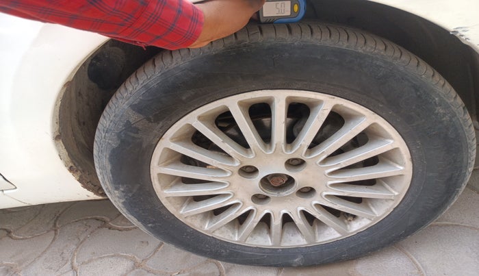 2014 Tata Zest XT 90PS DIESEL, Diesel, Manual, 1,18,942 km, tyre