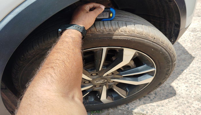 2019 Mahindra XUV300 W8 (O) 1.5 DIESEL, Diesel, Manual, 1,63,192 km, tyre
