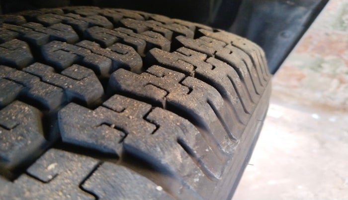 2017 Mahindra TUV300 T8, Diesel, Manual, 69,556 km, tyre