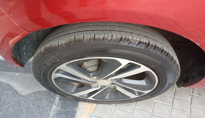 2020 Tata ALTROZ XZ PETROL, Petrol, Manual, 22,526 km, tyre