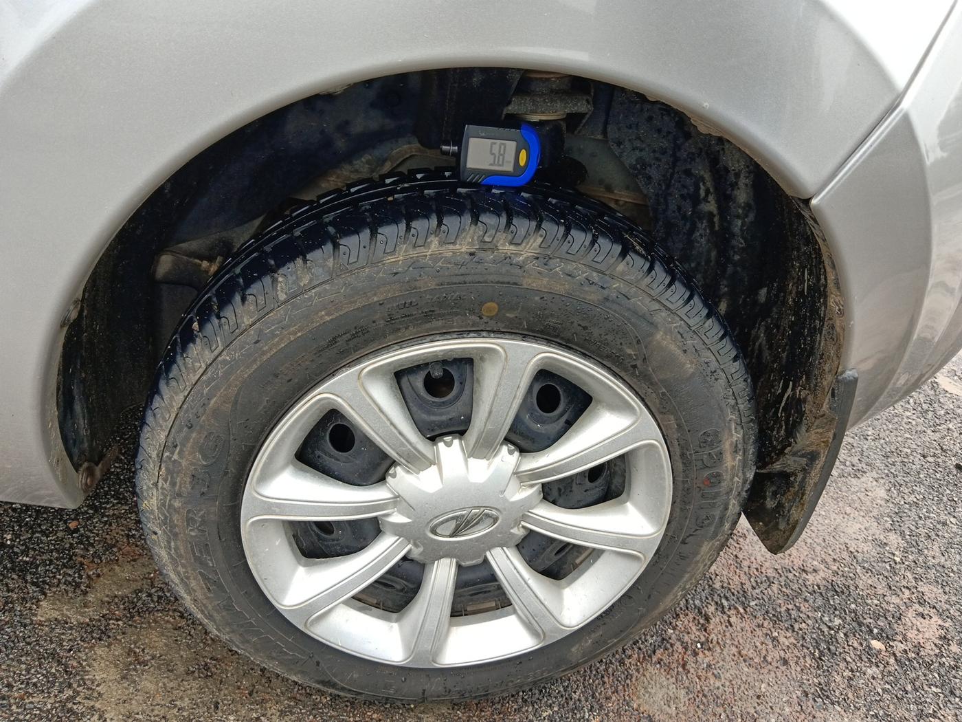 2014 Mahindra E2O T2, Electric, Automatic, 16,293 km, tyre