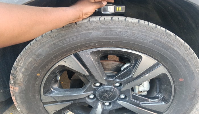 2024 Tata NEXON Creative Plus 1.2 Revotron 7DCA Dark Edition, Petrol, Automatic, 8,123 km, tyre