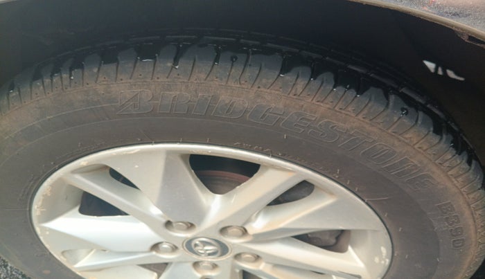 2016 Toyota Innova Crysta 2.4 G 7 STR, Diesel, Manual, 1,43,208 km, tyre