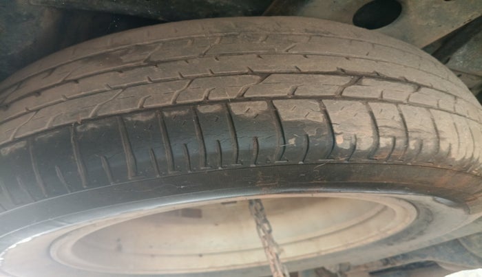 2016 Toyota Innova Crysta 2.4 G 7 STR, Diesel, Manual, 1,43,208 km, tyre