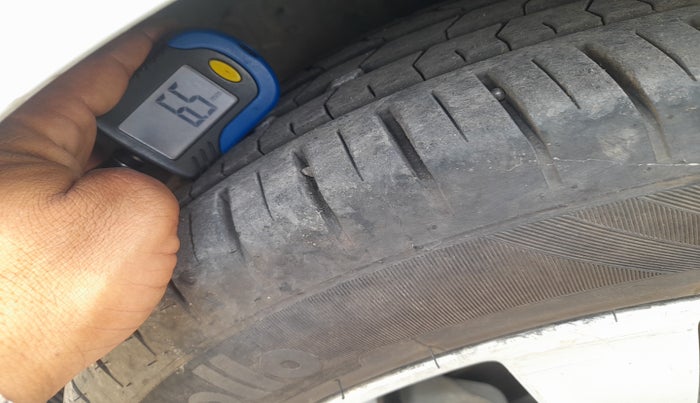 2012 Hyundai Verna FLUIDIC 1.6 VTVT SX, Petrol, Manual, 1,29,538 km, tyre