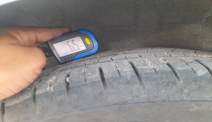 2012 Hyundai Verna FLUIDIC 1.6 VTVT SX, Petrol, Manual, 1,29,538 km, tyre