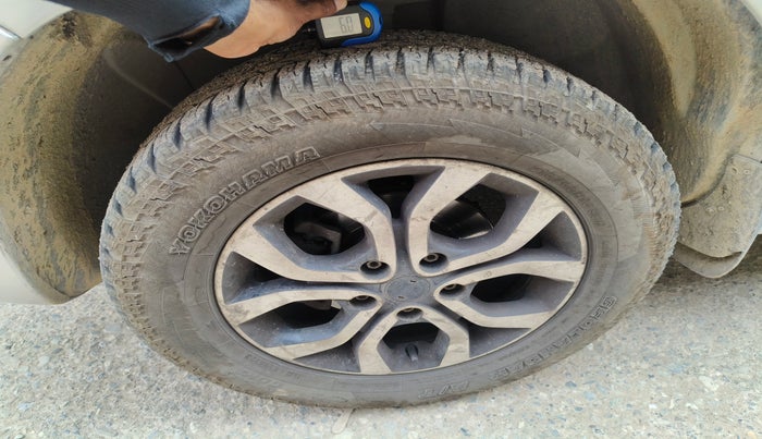 2014 Nissan Terrano XV D THP 110 PS, Diesel, Manual, 1,02,191 km, tyre