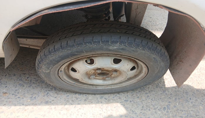 2017 Maruti Eeco 5 STR WITH A/C+HTR, Petrol, Manual, 1,85,453 km, tyre