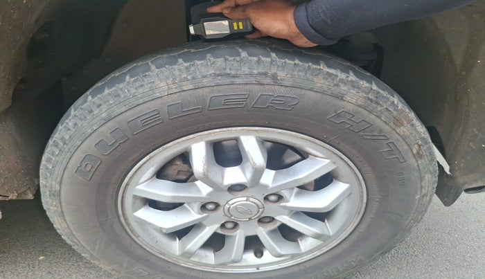 2016 Mahindra TUV300 T8, Diesel, Manual, 1,95,652 km, tyre