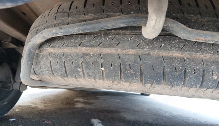 2020 Maruti Ertiga VXI SHVS, Petrol, Manual, 1,01,755 km, tyre