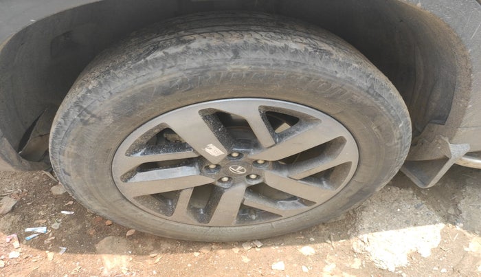 2023 Tata Safari XZA PLUS 6S, Diesel, Automatic, 48,867 km, tyre