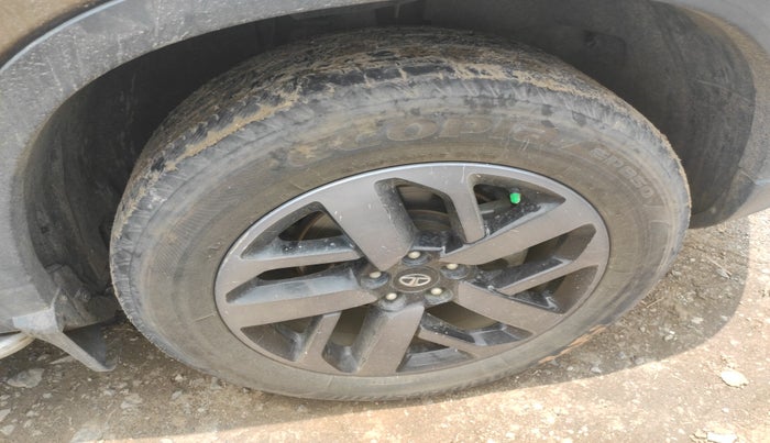 2023 Tata Safari XZA PLUS 6S, Diesel, Automatic, 48,867 km, tyre