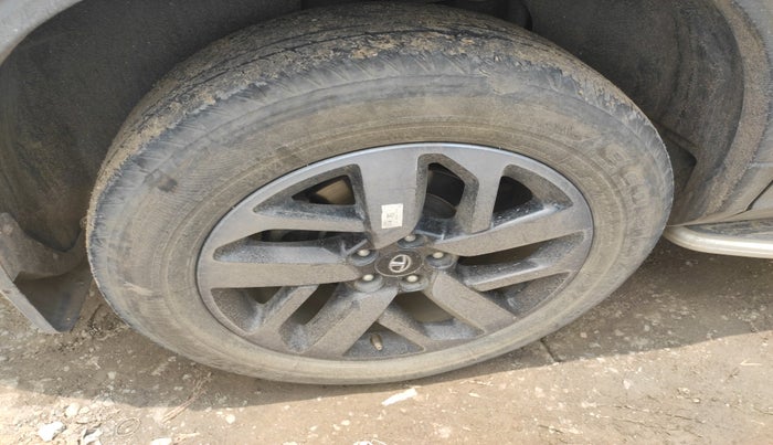 2023 Tata Safari XZA PLUS 6S, Diesel, Automatic, 48,867 km, tyre