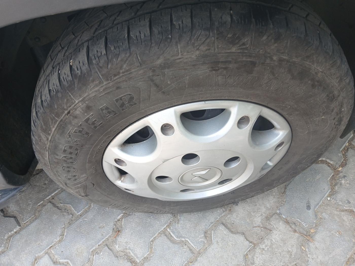 2023 Mahindra BOLERO NEO N 8, Diesel, Manual, 52,333 km, tyre