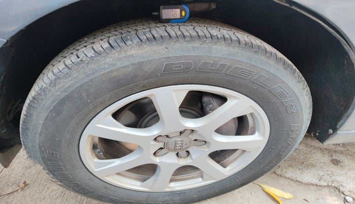 2013 Audi Q5 2.0 TDI QUATTRO, Diesel, Automatic, 1,22,000 km, tyre