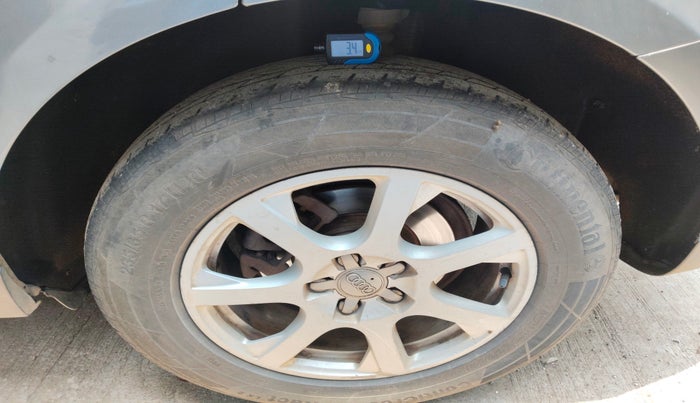 2013 Audi Q5 2.0 TDI QUATTRO, Diesel, Automatic, 1,22,000 km, tyre