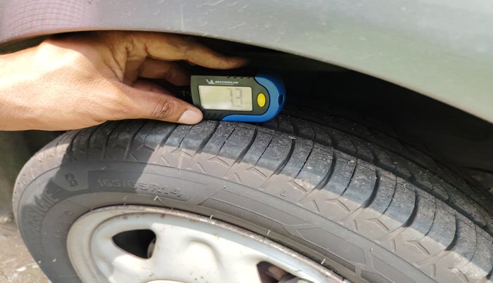 2011 Chevrolet Beat LT PETROL, Petrol, Manual, 1,79,561 km, tyre