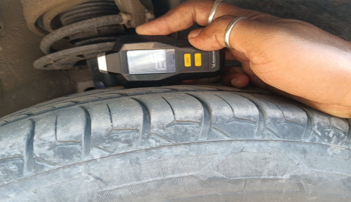 2019 Maruti Ertiga ZXI AT SHVS, Petrol, Automatic, 84,936 km, tyre