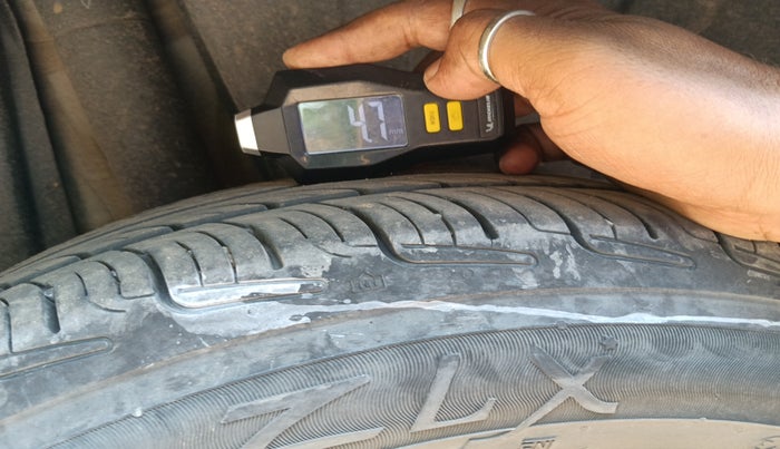 2019 Maruti Ertiga ZXI AT SHVS, Petrol, Automatic, 84,936 km, tyre