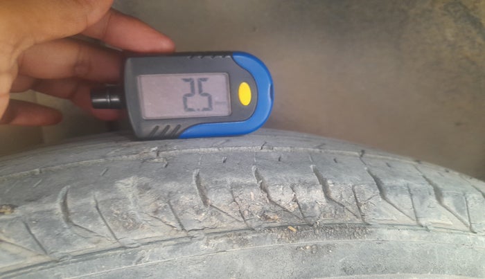 2010 Maruti Swift VDI, Diesel, Manual, 64,421 km, tyre