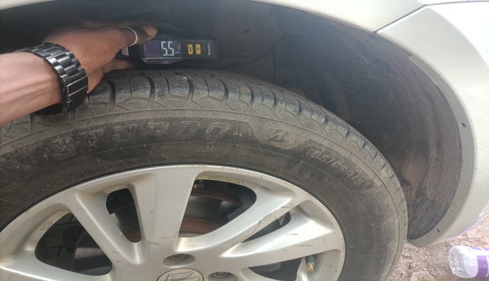 2016 Maruti Swift VXI O, Petrol, Manual, 1,23,500 km, tyre