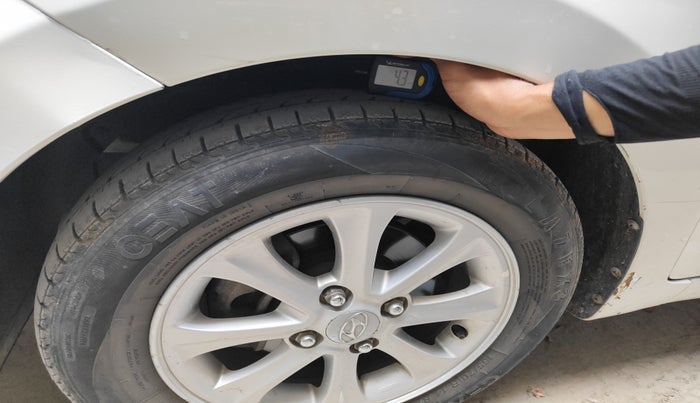 2015 Hyundai Grand i10 ASTA 1.1 CRDI, Diesel, Manual, 88,750 km, tyre