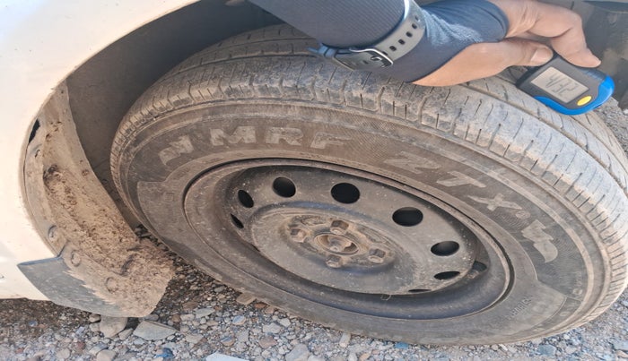 2011 Maruti Swift Dzire VDI, Diesel, Manual, 2,52,636 km, tyre