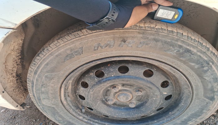 2011 Maruti Swift Dzire VDI, Diesel, Manual, 2,52,636 km, tyre