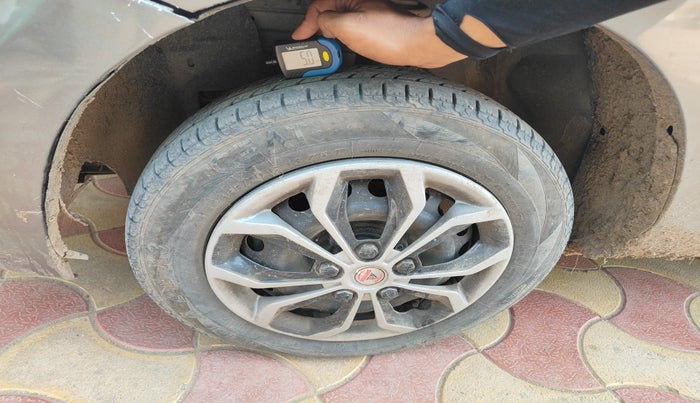 2015 Datsun Go Plus T, Petrol, Manual, 1,10,054 km, tyre