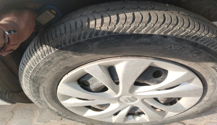 2020 Maruti Swift VXI, Petrol, Manual, 73,000 km, tyre