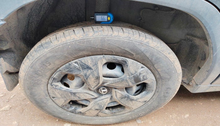 2023 Tata PUNCH ADVENTURE MT, Petrol, Manual, 33,867 km, tyre