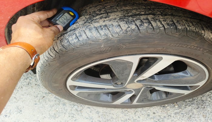 2022 Tata ALTROZ XZ PETROL, Petrol, Manual, 24,058 km, tyre