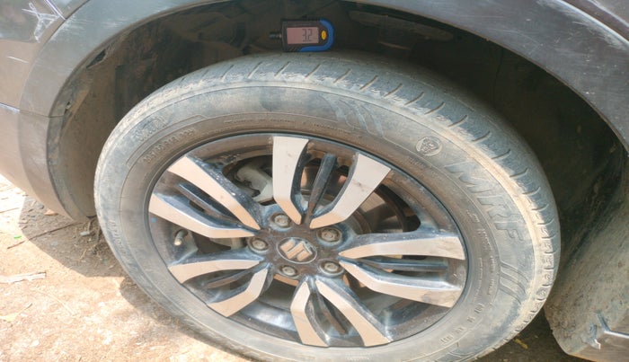 2017 Maruti S Cross DELTA 1.3, Diesel, Manual, 2,15,000 km, tyre