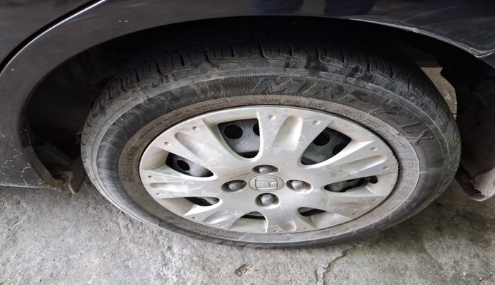 2015 Honda Amaze 1.2L I-VTEC S, Petrol, Manual, 1,08,005 km, tyre