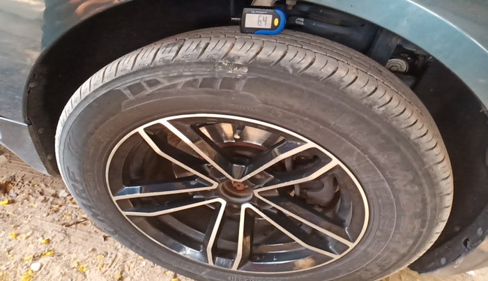 2018 Mahindra MARAZZO M2 8 STR, Diesel, Manual, 93,549 km, tyre