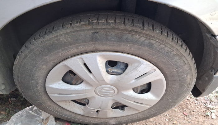 2011 Maruti Swift VDI, Diesel, Manual, 1,18,949 km, tyre