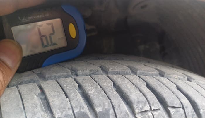2012 Hyundai Eon MAGNA, Petrol, Manual, 65,340 km, tyre