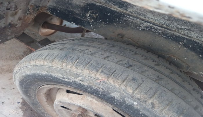 2013 Maruti OMNI E STD, Petrol, Manual, 1,95,900 km, tyre