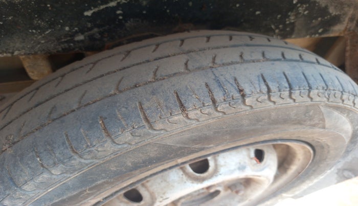 2013 Maruti OMNI E STD, Petrol, Manual, 1,95,900 km, tyre