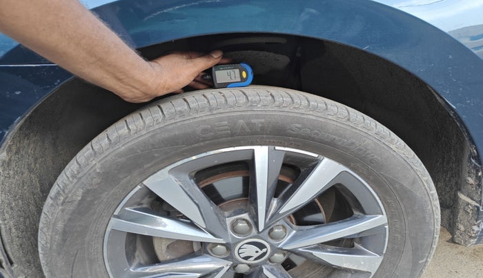 2023 Skoda SLAVIA STYLE 1.0L TSI MT, Petrol, Manual, 16,095 km, tyre