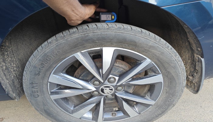 2023 Skoda SLAVIA STYLE 1.0L TSI MT, Petrol, Manual, 16,095 km, tyre