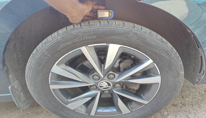 2023 Skoda SLAVIA STYLE 1.0L TSI MT, Petrol, Manual, 16,095 km, tyre