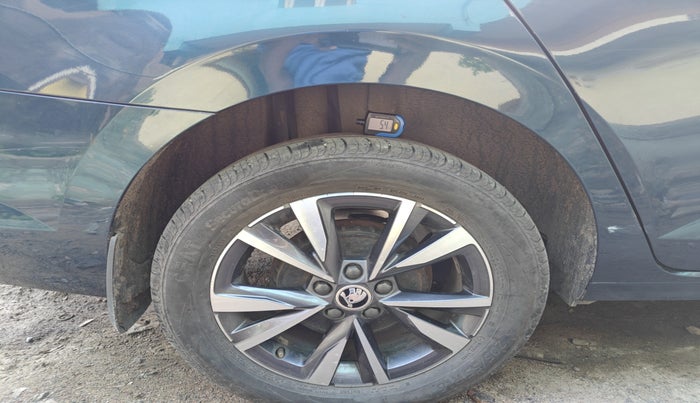 2023 Skoda SLAVIA STYLE 1.0L TSI MT, Petrol, Manual, 16,095 km, tyre