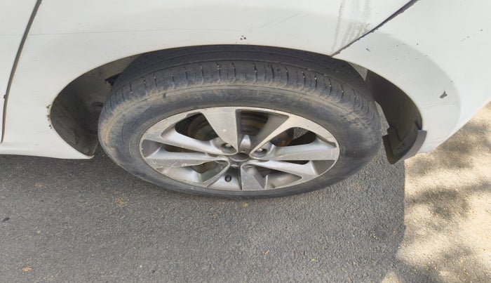 2015 Hyundai Elite i20 ASTA 1.4 CRDI, Diesel, Manual, 1,15,317 km, tyre