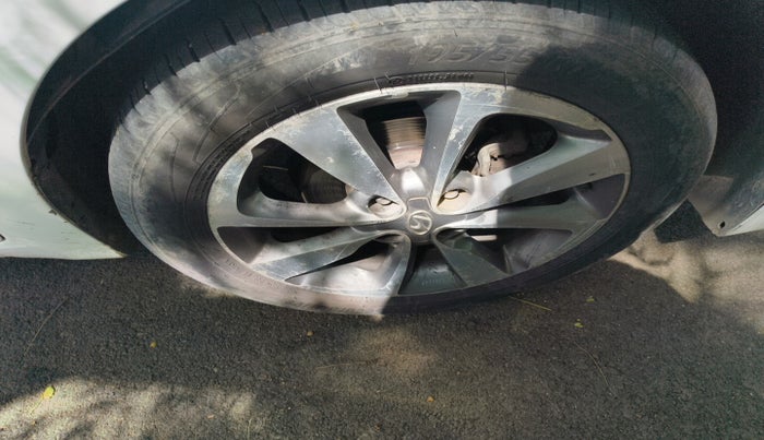 2015 Hyundai Elite i20 ASTA 1.4 CRDI, Diesel, Manual, 1,15,317 km, tyre