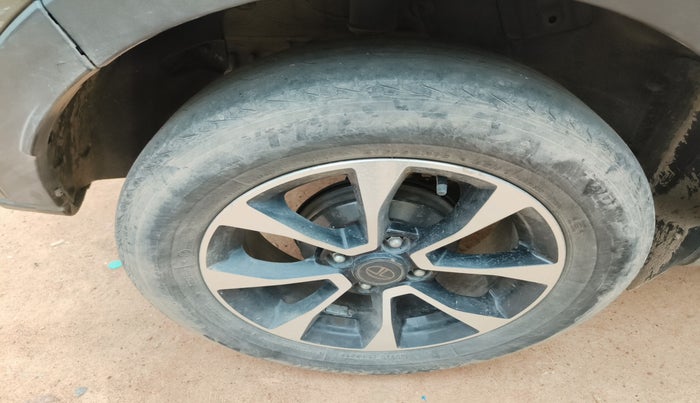2021 Tata NEXON XZ PLUS DIESEL, Diesel, Manual, 77,185 km, tyre
