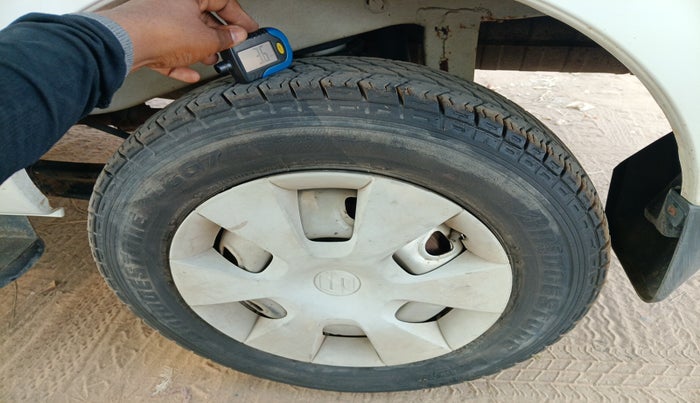 2014 Maruti Eeco 7 STR, Petrol, Manual, 53,830 km, tyre