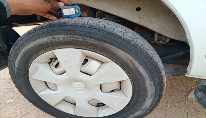 2014 Maruti Eeco 7 STR, Petrol, Manual, 53,830 km, tyre