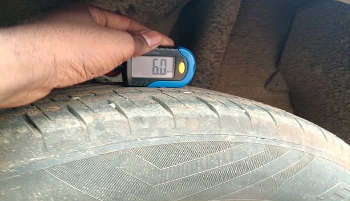 2021 Hyundai VENUE S+ 1.2, Petrol, Manual, 42,000 km, tyre