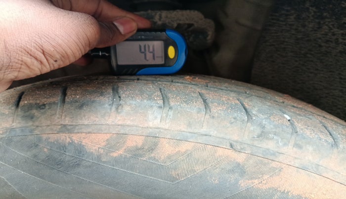 2021 Hyundai VENUE S+ 1.2, Petrol, Manual, 42,000 km, tyre